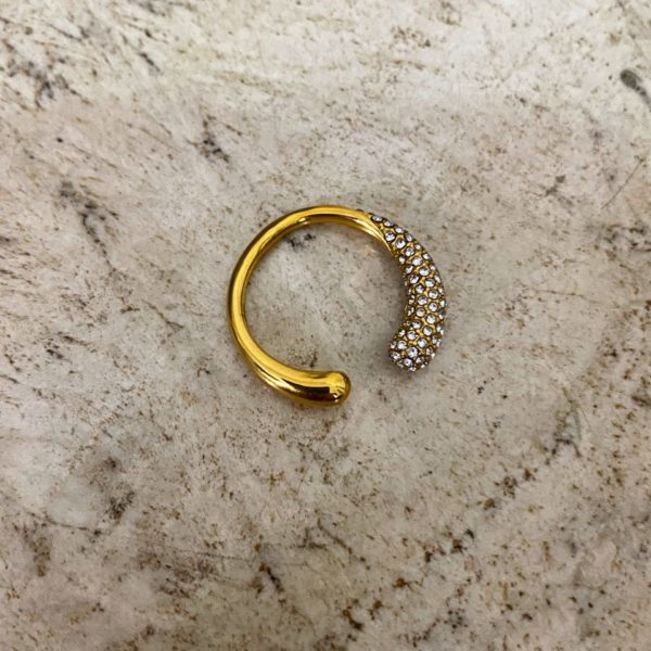 Nia Ring