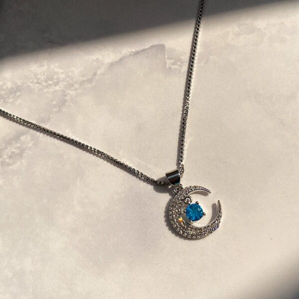 The Silver Moon Necklace